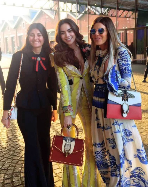 Hồ ngọc hà thả rông vòng 1 quyến rũ tột cùng tại milan fashion week