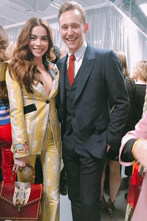Hồ ngọc hà thả rông vòng 1 quyến rũ tột cùng tại milan fashion week