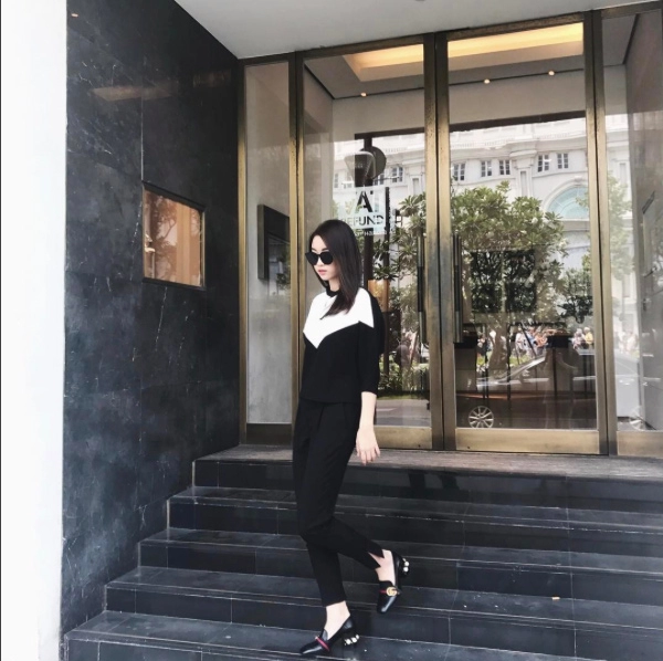 Hoa hậu đỗ mỹ linh đụng giày hiệu xa xỉ với loạt sao quốc tế