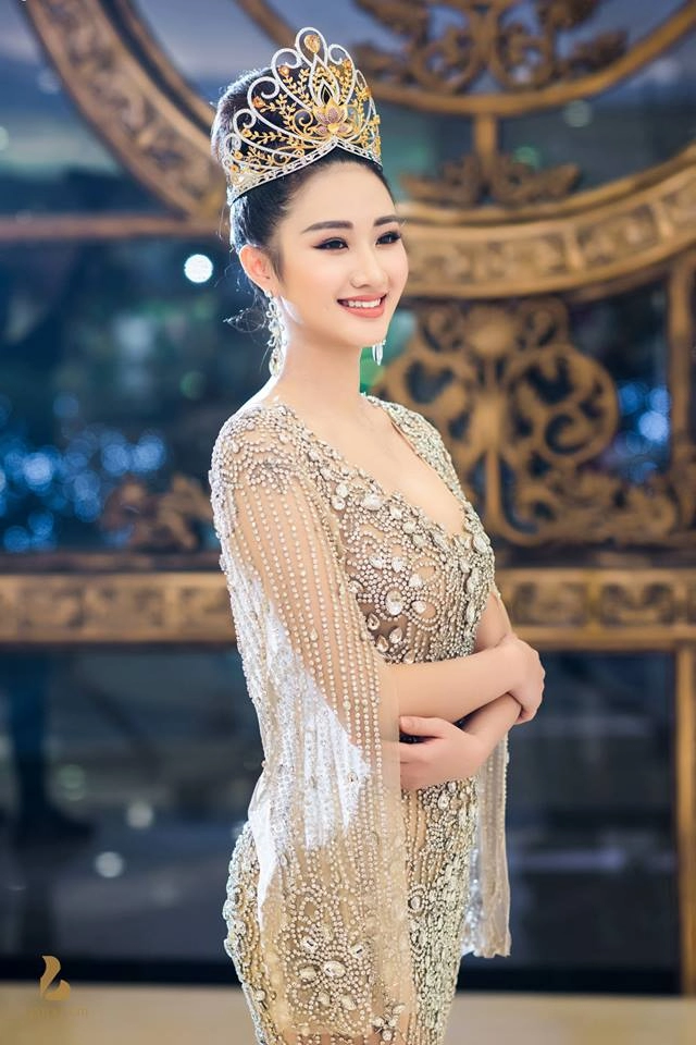 Hoa hậu thu ngân giảm 12kg sau 2 tháng sinh con cho đại gia