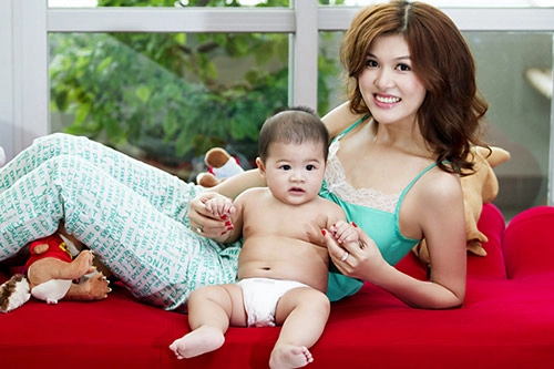 Hoa hậu trải lòng 2 lần làm single mom vì yêu đại gia có vợ