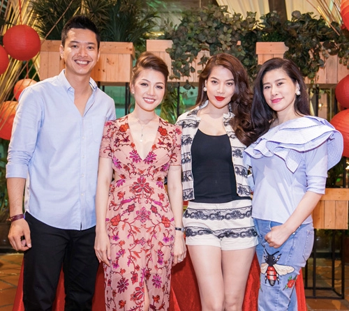 Hoa khôi diệu ngọc hóa thiên nga trắng muốt xinh đẹp bên hồ đức vĩnh