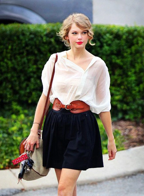 Học taylor swift khoe nét duyên