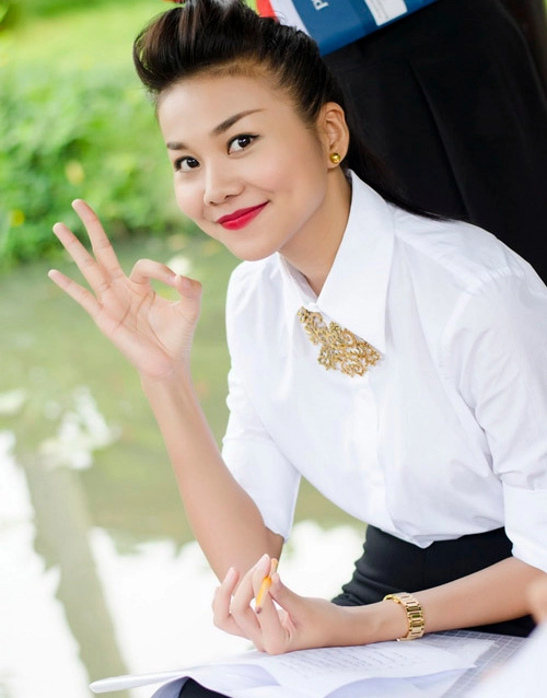 Học thanh hằng diện sơ mi trang nhã