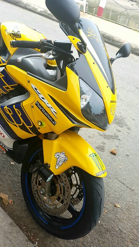 Honda cbr600rr phiên bản 2008 ấn tượng trong bộ cánh thể thao