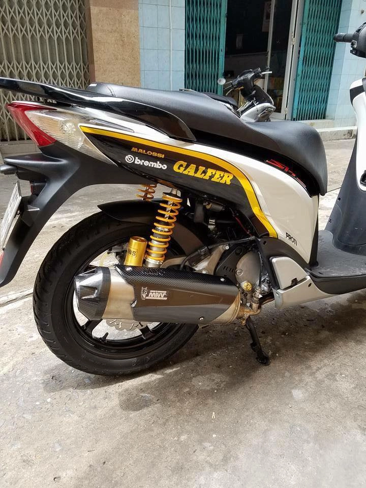 Honda sh độ nhẹ nhưng ấn tượng với dàn đồ chơi hàng hiệu