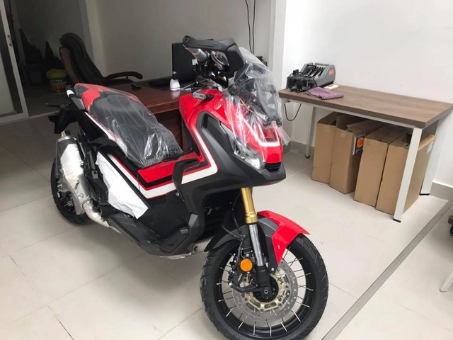 Honda tay ga x-adv 750 giá 560 triệu đồng vừa cập bến tại việt nam