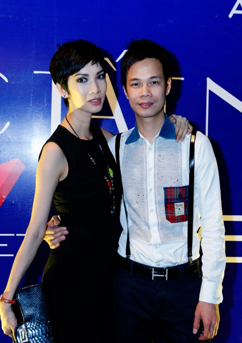 Hồng quế e ấp ngực đầy tuổi 19