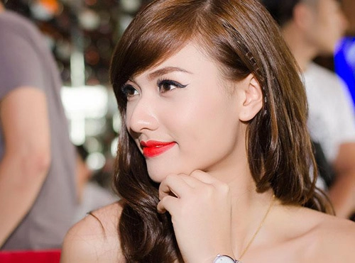 Hồng quế trở lại sau 1 tháng xa vbiz