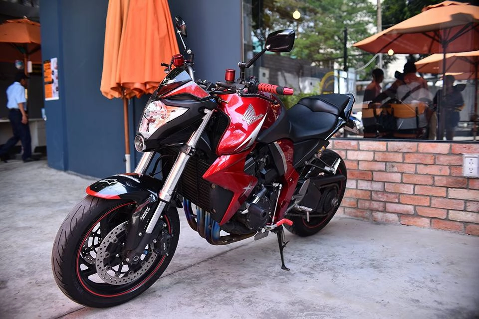 Huyền thoại vượt thời gian - cb1000r độ nhẹ nhưng chất chơi