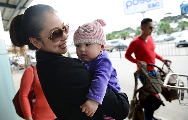 Jennifer phạm khoe con gái ở việt nam