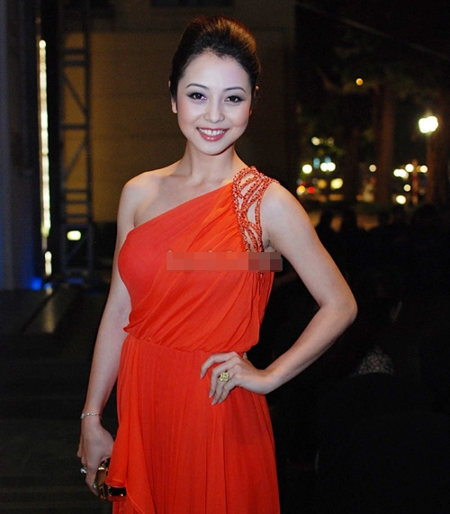 Jennifer phạm sexy không chỉ nhờ vòng 1