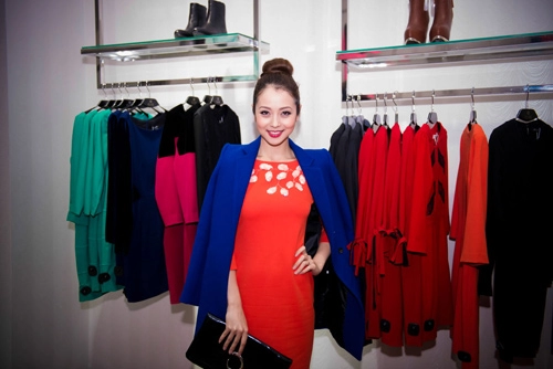 Jennifer phạm xinh đẹp với thời trang công sở