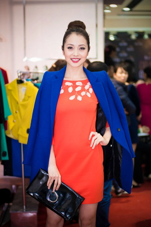 Jennifer phạm xinh đẹp với thời trang công sở