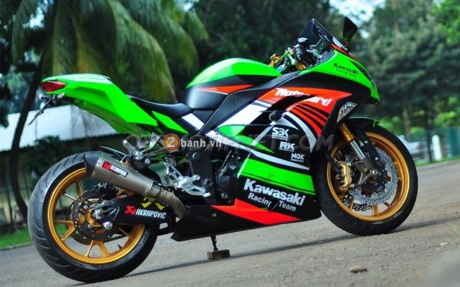 Kawasaki ninja 250r độ dàn chân hầm hố từ những đàn anh lớn