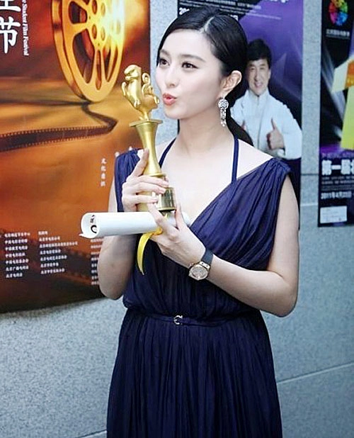 Khám phá đồng hồ đeo tay của mỹ nhân