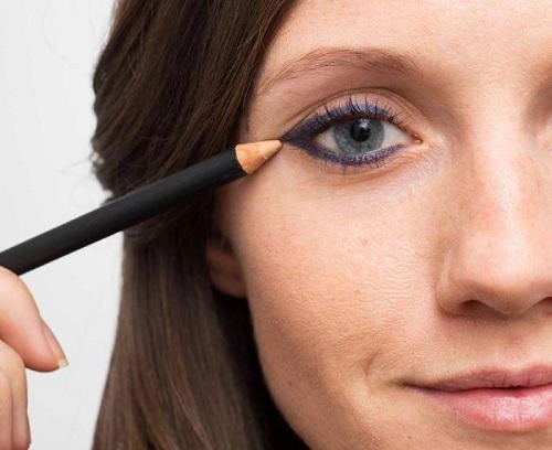 Là con gái nhất định phải biết 10 mẹo kẻ eyeliner thông minh này