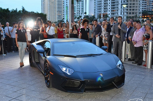  lamborghini aventador đen tuyền tại miami 