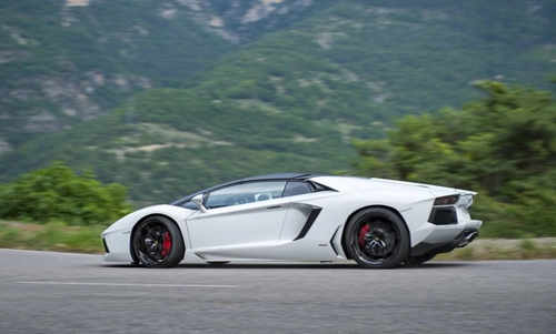  lamborghini aventador roadster 2014 tắm nắng 