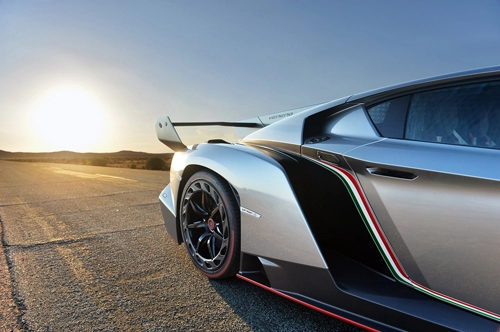  lamborghini veneno hầm hố giữa sa mạc 