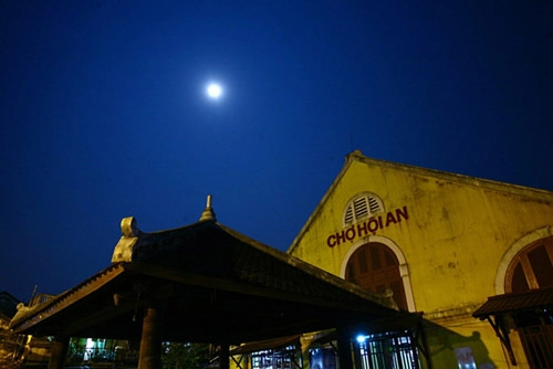 Lãng mạn đêm trăng phố cổ hội an