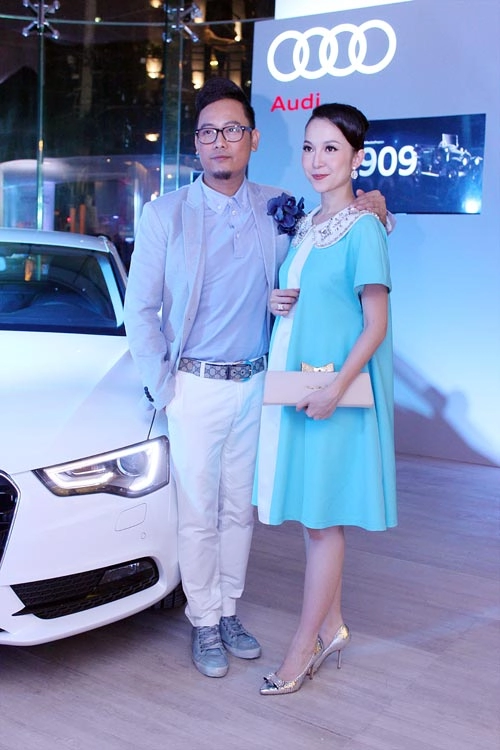 Linh nga bầu bí vẫn chọn giày cao