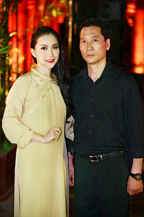 Linh nga khoe hình thể chuẩn