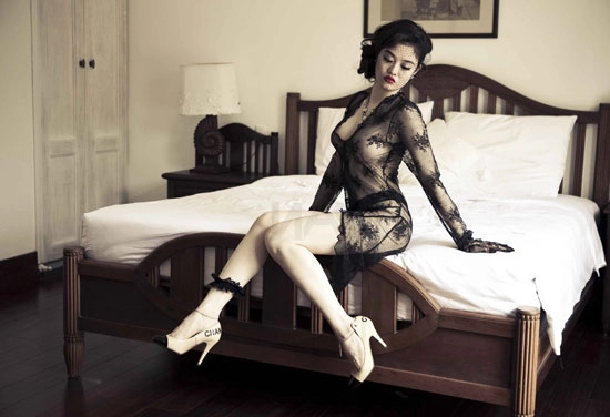 Lộ thêm loạt ảnh nóng của julia hồ