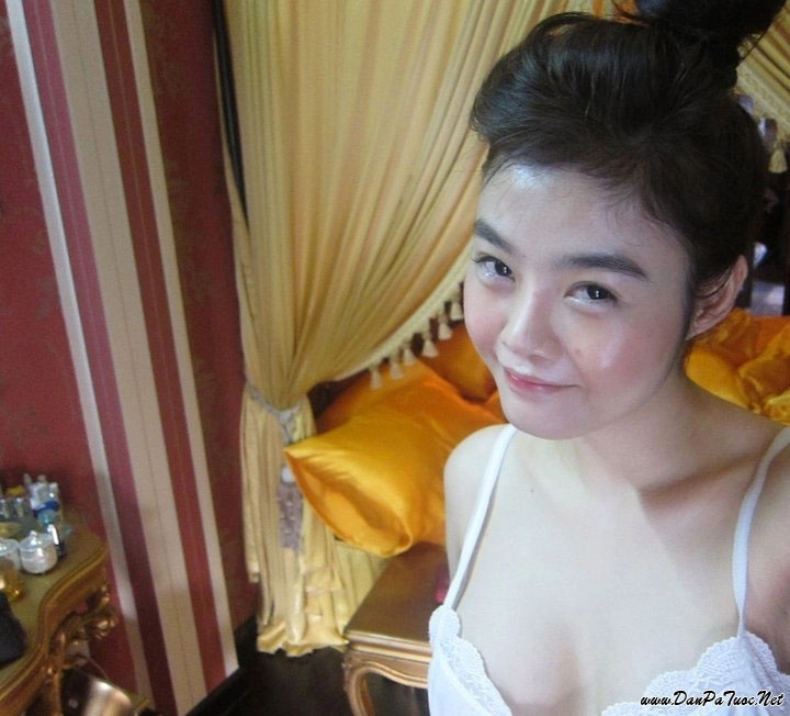 Lộ thêm loạt ảnh nóng của julia hồ