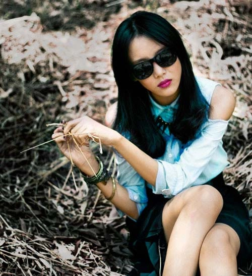 Lộ thí sinh đầu tiên của next top model
