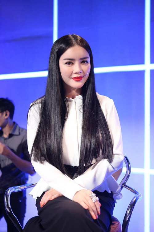 Lỳ nhã kỳ kiêu kỳ thanh lịch lạ thường