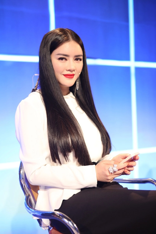 Lỳ nhã kỳ kiêu kỳ thanh lịch lạ thường