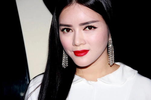 Lỳ nhã kỳ kiêu kỳ thanh lịch lạ thường