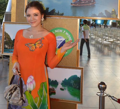Lý nhã kỳ và những bộ áo dài gây ầm ĩ