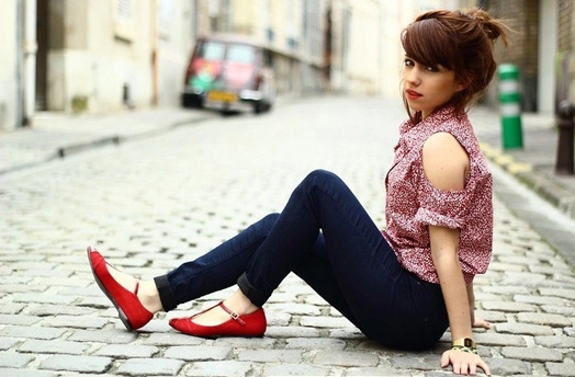 Mặc áo khoét vai quyến rũ như song hằng