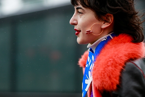 Mặc trời mưa street style ở paris fashion week vẫn đẹp rộn ràng