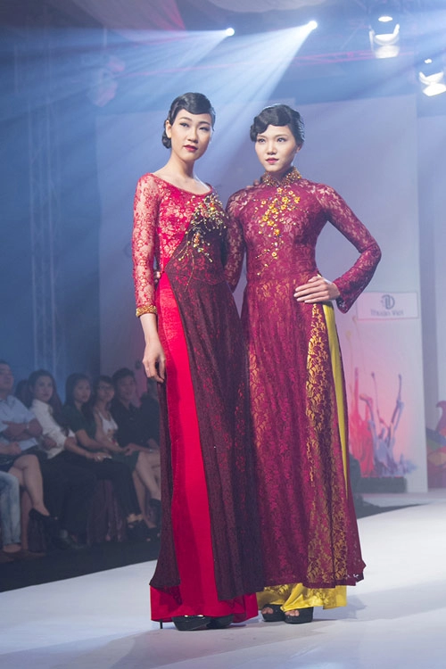 Mai giang mặc áo dài diễn catwalk