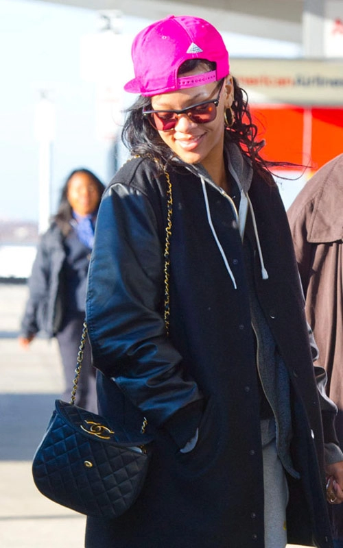 Mãn nhãn ngắm túi xách của rihanna