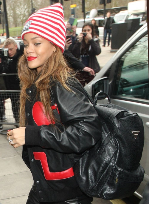 Mãn nhãn ngắm túi xách của rihanna