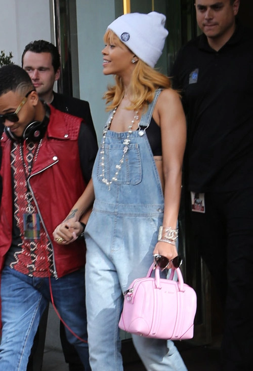 Mãn nhãn ngắm túi xách của rihanna