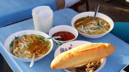 Mê hoặc nồi bánh canh đằm vị biển