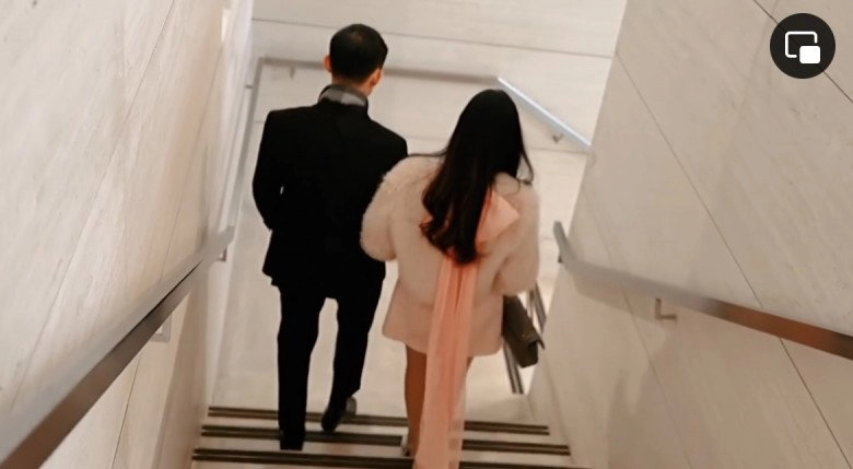Midu được chồng dẫn đi đặt váy cưới cao cấp ở pháp cùng hãng với con gái cựu tổng thống mỹ