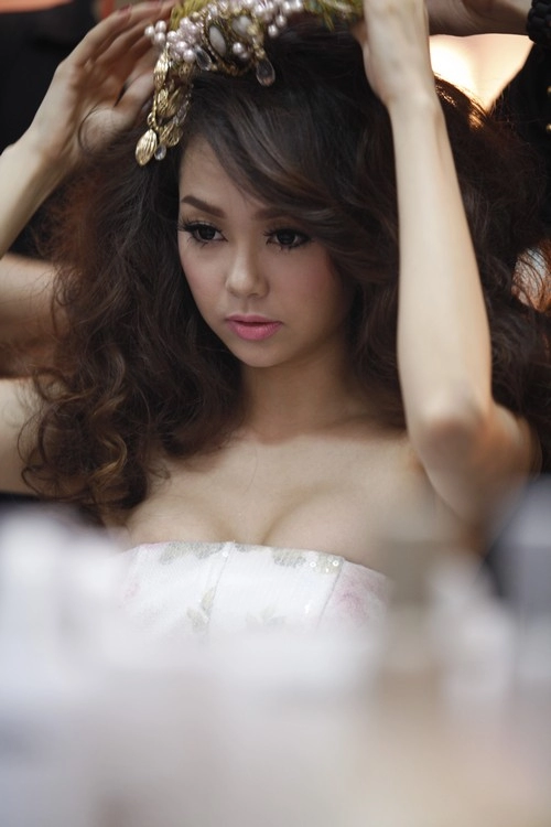 Minh hằng xinh như công chúa
