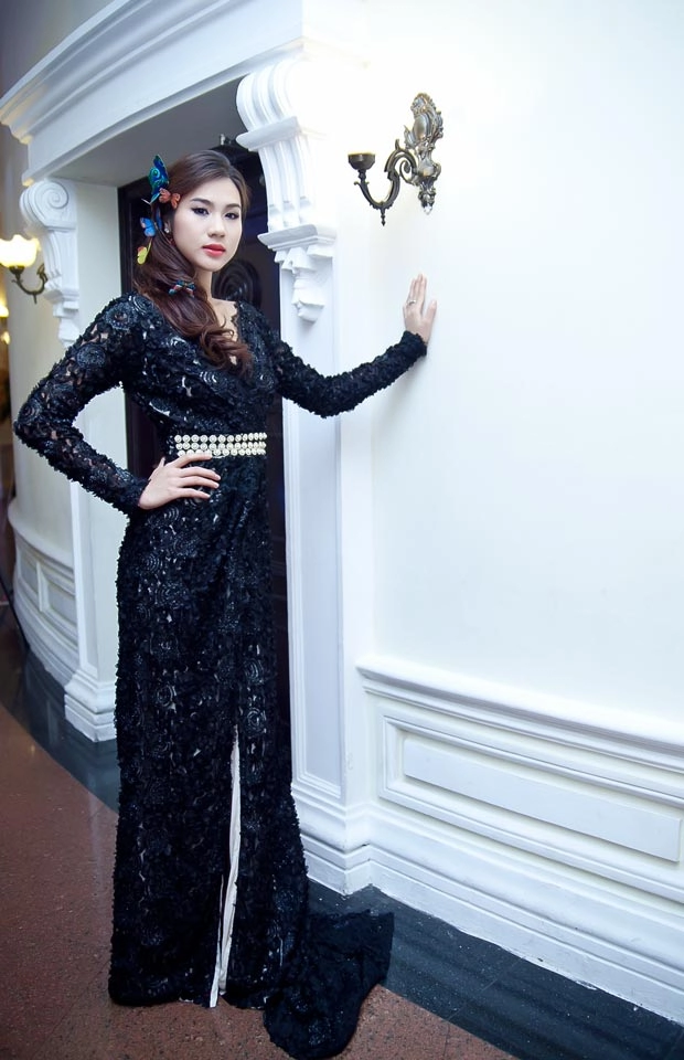 Minh triệu táo bạo với áo vest