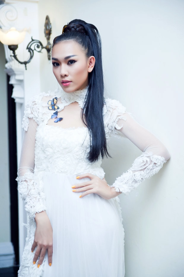 Minh triệu táo bạo với áo vest
