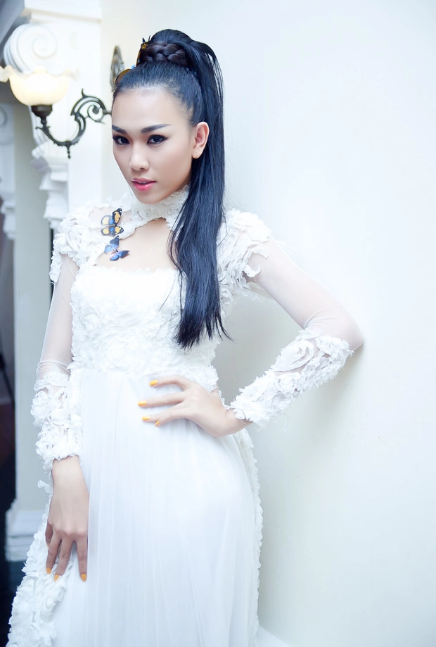 Minh triệu táo bạo với áo vest