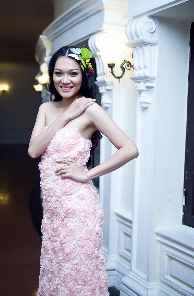 Minh triệu táo bạo với áo vest