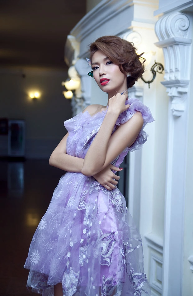 Minh triệu táo bạo với áo vest