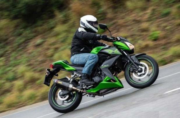 Muốn sở hữu kawasaki z300 hãy mua ngay nhớt total