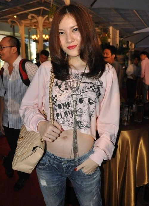 Mỹ nhân việt áo chẳng tày gang